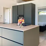 4 Bedroom Amazing In Casa vacanze *
